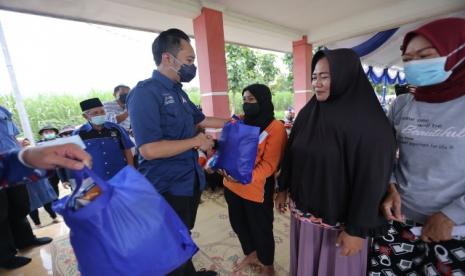 Petani tebu merasakan dampak dari kelangkaan mahalnya pupuk dan sembako kepada anggota Komisi VI DPR RI Edhie Baskoro Yudhoyono