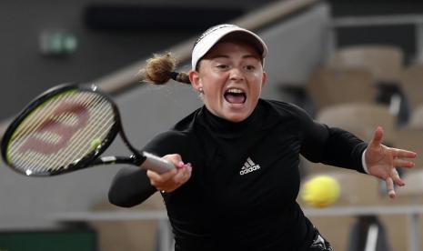 Petenis berkewarganegaraan Latvia Jelena Ostapenko menumbangkan unggulan kedua asal Ceko Karolina Pliskova pada putaran kedua French Open 2020 Kamis (1/10) waktu Paris, Prancis.