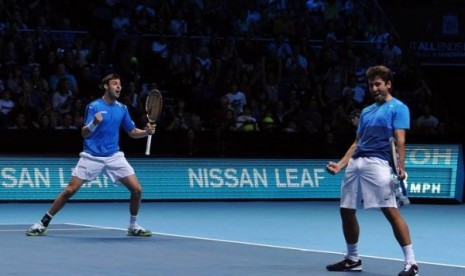 Petenis Marcel Granollers/Marc Lopez.