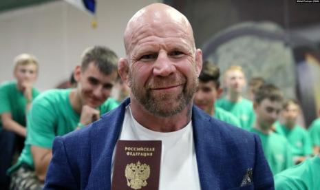 Petinju dan pegulat MMA terkenal Rusia-Amerika Jeff Monson.