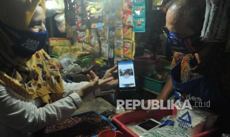 Deflasi terjadi berturut-turut mengindikasikan daya beli konsumsi belum pulih.