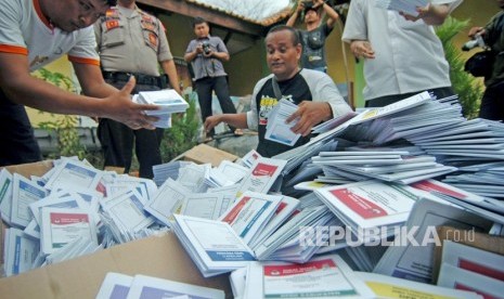 Surat suara yang rusak. 