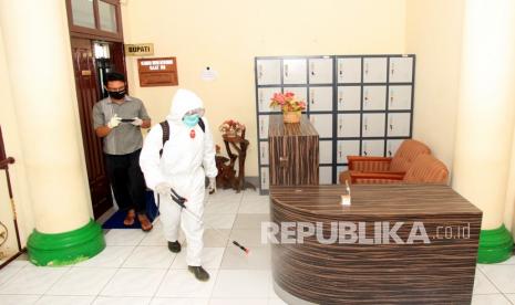 Kantor Wali Kota Jakpus Ditutup Sterilisasi Disinfektan