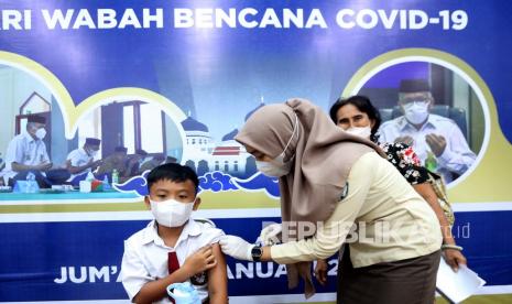 Sekitar 10 orang anak di Garut harus dirawat di rumah sakit usai menjalani vaksinasi. Ilustrasi.