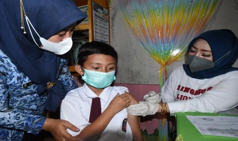 Lebih dari 21 ribu anak divaksin Covid-19 pada hari pertama vaksinasi di Lombok Timur. Ilustrasi.