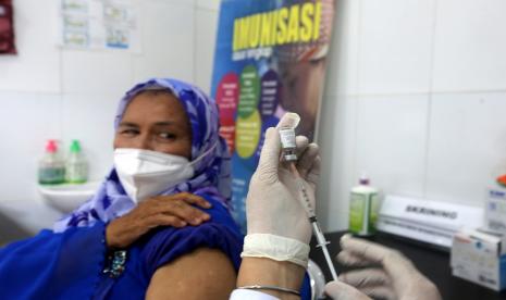 Ilustrasi vaksin meningitis untuk calon jamaah haji. 294 Calon Jamaah Haji Kendari Lakukan Vaksinasi Meningitis