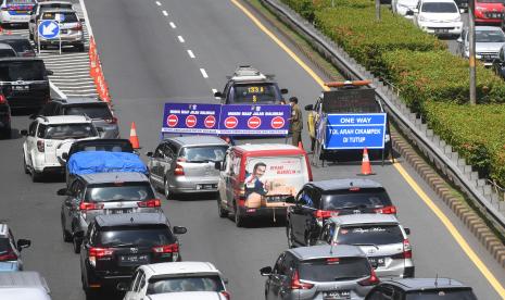 Berdasarkan diskresi Kepolisian, PT Jasa Marga (Persero) Tbk mendukung pemberlakuan rekayasa lalu lintas one way atau satu arah dan contraflow yang diberlakukan hari ini, Jumat (06/5/2022). 