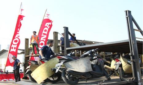 Kementerian Perhubungan (Kemenhub) dan Korlantas Polri mengimbau masyarakat yang hendak mudik untuk memanfaatkan program mudik gratis yang disediakan oleh pemerintah dan menghindari penggunaan sepeda motor untuk moda transportasi.