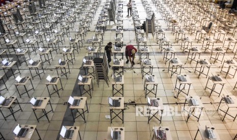 Peserta seleksi Calon Aparatur Sipil Negara (CASN) wajib melakukan swab test RT PCR atau rapid test antigen COVID-19 untuk mengikuti tes Seleksi Kompetensi Dasar (SKD). (Foto Ilustrasi: Seleksi Kompetensi Dasar Calon Aparatur Sipil Negara)