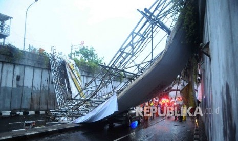 Jjembatan penyebrangan orang (JPO) yang ambruk di Pasar Minggu pada 2016, akan dibangun pada 2018. (ilustrasi)