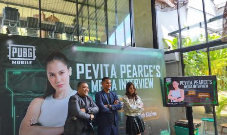 Pevita Pearce menceritakan berbagai pengalaman uniknya saat bermain PUBG Mobile bersama pemain yang terpilih secara acak atau random.