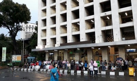 Peziarah ramai mengunjungi Masjid Istiqlal Sabtu (16/12).