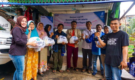 PGN bersama Rumah Zakat salurkan paket bantuan kepada warga Kwitang.