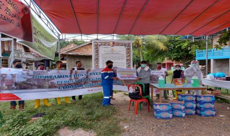 PHE Ogan Komering dan PHE Raja Tempirai bersama SKK Migas Perwakilan Sumatera Bagian Selatan (Sumbagsel) , menaruh perhatian serius terhadap penanganan pandemi Covid-19. Hal ini dibuktikan dengan penyerahan bantuan Alat Pelindung Diri (APD) ke RS Umum Pusat Mohammad Hoesin Palembang, Puskesmas Induk Kecamatan Peninjauan, Puskesmas Air Itam kecamatan Penukal, Puskesmas Betung kecamatan Abab, serta desa sekitar operasi PHE Ogan Komering dan PHE Raja Tempirai (23 hingga 24/4).