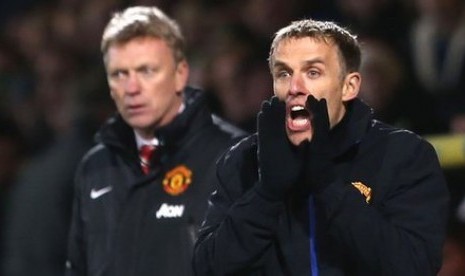 Phil Neville (kanan) dan David Moyes.