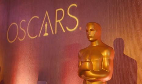 Piala Oscar. Penjahat siber menjadikan film-film yang masuk nominasi Piala Oscar sebagai umpan untuk menjaring korban dan, menguras uang, sampai mencuri data.