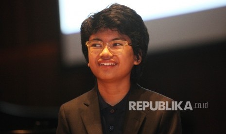 Pianis Muda Joey Alexander memberikan keterangan pers jelang konsernya di Jakarta, Kamis (19/5).