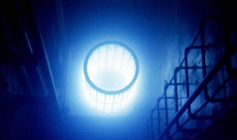 Picture of one of 663 containers of the radioactive substance Cobalt-60 kept in water at an institute in Elektrogorsk, 75 km (48 miles) outside Moscow, February 12, 1997. (File photo)