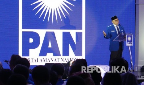 Pidato Ketua Umum Partai Amanat Nasional (PAN) Zulkifli Hasan pada pembukaan Rapat Kerja Nasional (Rakernas) III PAN pada Agustus 2019. Belakangan muncul wacana pendirian PAN Reformasi oleh sebagian mantan kader PAN. (ilustrasi)