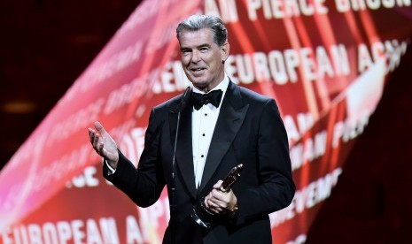 Pierce Brosnan.