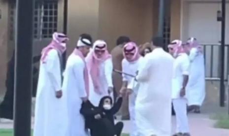 Pihak berwenang Arab Saudi mengatakan sedang membuka penyelidikan atas insiden penyerangan di panti asuhan yang menampung anak perempuan dan perempuan di Provinsi Asir Barat Daya. Arab Saudi Selidiki Kasus Serangan Brutal di Sebuah Panti Asuhan Anak Perempuan