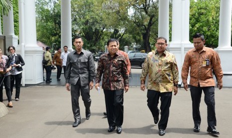 Pimpinan DPR menghadiri rapat dengan presiden Joko Widodo membahas mengenai pemerataan ekonomi.