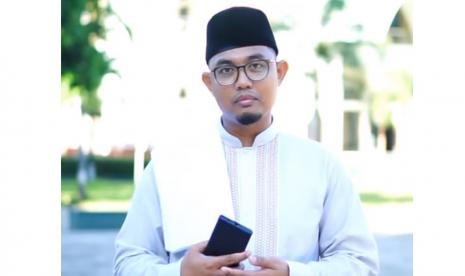 Pimpinan Pesantren Al Ikhlas Taliwang KH Lalu Mujahid Imadudin