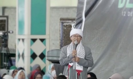 Pimpinan Pondok Pesantren Daarut Tauhid Abdullah Gymnastiar (Aa Gym) 