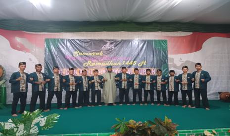  Pimpinan Pondok Pesantren (Ponpes) Nuu Waar Al Fatih Kaaffah Nusantara (AFKN) KH MZ Fadzlan R Garamatan membuka kegiatan Semarak Kampung Halaman Ramadhan 1445 H, Senin (4/3/2024). 