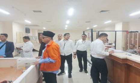 Pimpinan Ponpes Al Zaytun, Panji Gumilang diperiksa di Bareskrim Polri. Buya Anwar Abbas gagal menemui pimpinan Al Zaytun Panji Gumilang di Bareskrim Polri.