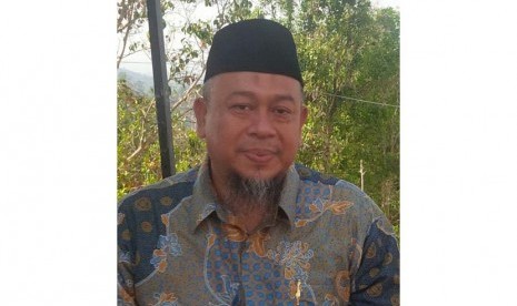 Pimpinan Ponpes Darul Istiqamah KH Mudzakkir M Arif MA. 