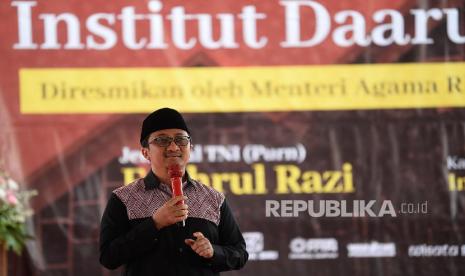 Pimpinan Ponpes Daarul Qur'an, Ustaz Yusuf Mansur.