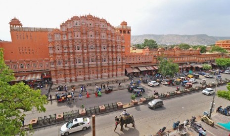 Pink Palace atau istana kerajaan keluarga Jaipur di India.