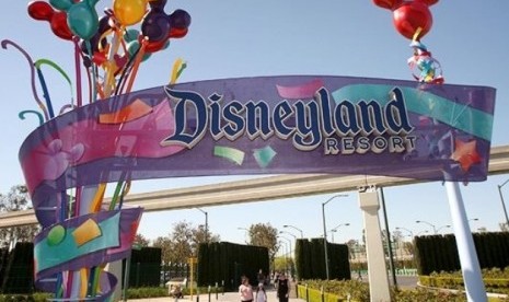 Pintu gerbang Disneyland di Los Angeles, Amerika Serikat.