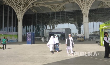 Pintu kedatangan di terminal haji Bandara Amir Mohammed bin Abdulaziz, Madinah, Kamis (27/7/2017). Arab Saudi Perkenalkan Dokter Hologram Layani Jamaah Haji 