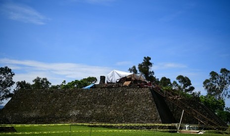 Piramida di situs arkeologi Teopanzolco, sekitar 43 mil (70 kilometer) dari selatan Kota Meksiko rusak karena gempa bumi.