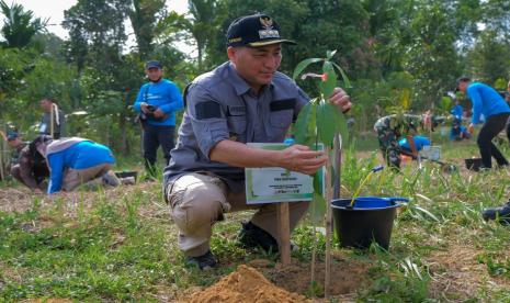 Pj Bupati Apriyadi mendatangi Blok Rehabilitas Suaka Margasatwa Dangku Desa Dawas, Kecamatan Keluang.