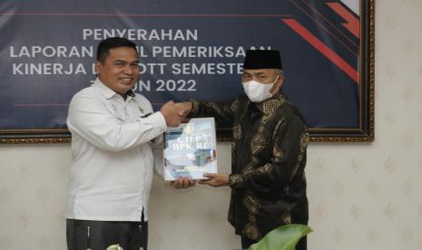 Pj Bupati Muba Drs Apriyadi Mahmud MSi melakukan gebrakan luar biasa dalam mendorong efektifitas pembangunan infrastruktur jalan di Bumi Serasan Sekate. 