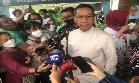 Pj Gubernur DKI Jakarta Heru Budi Hartono saat meninjau beberapa lokasi di Jakarta.