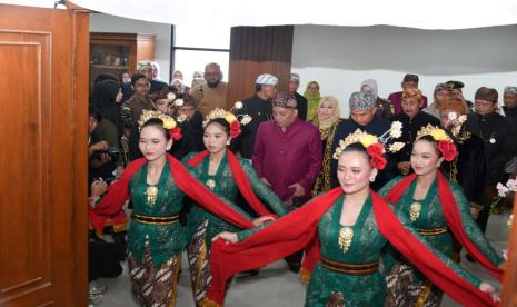 Pj Gubernur Jabar Bey Machmudin menghadiri rapat Paripurna Istimewa DPRD dalam rangka Hari Jadi ke 446 Kabupaten Sumedang, Senin (22/4/2024).