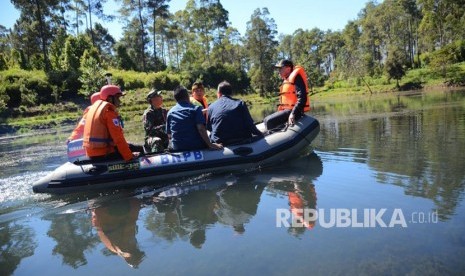 Pj Gubernur Jabar, M Iriawan meninjau Sungai Cisanti Kabupaten Bandung sebagai hulu Sungai Citarum, Jumat (6/7).