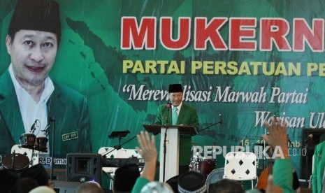 PJS Ketua Umum Partai Persatuan Indonesia (PPP) Muktamar Jakarta, Humphrey Djemat (tengah) memberkan pidato politiknya saat membuka Mukernas III Partai Persatuan Indonesia (PPP) Muktamar Jakarta di Gedung Galeri, Jakarta, Kamis (15/11/2018). 