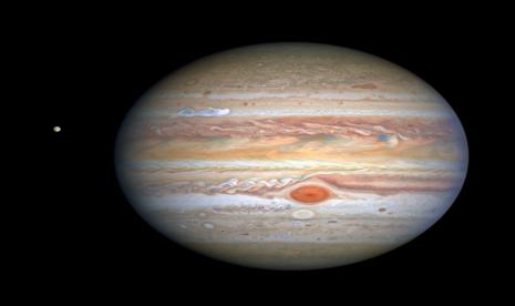 Jumlah bulan di Planet Jupiter saat ini mencapai 92 bulan. Para astronom memprediksi bulan-bulan itu dulunya digolongkan sebagai asteroid, sebelum tersedot oleh gravitasi Jupiter./ilustrasi