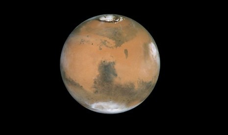 Planet Mars is seen through NASA's Hubble Space Telescope in 1999. 