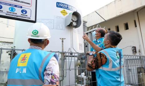 PLN kembali memberikan bantuan oksigen ke rumah sakit, sebagai bagian program Tanggung Jawab Sosial dan Lingkungan (TJSL). 