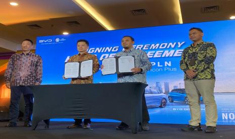 PLN membeli 10 ribu mobil listrik BYD untuk operasional meliputi BYD Dolphin, BYD Atto 3, dan BYD Seal.