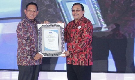 PLN mendapat penghargaan terkait program mobil listrik yang diterima oleh Direktur Human Capital Management PLN, Muhammad Ali, akhir pekan lalu.