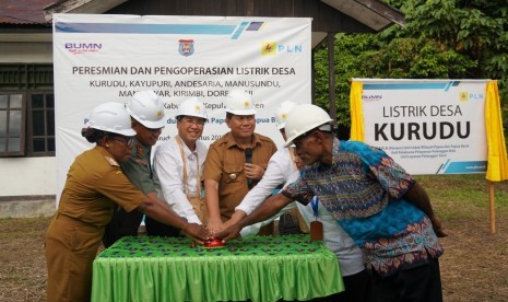 PLN meresmikan delapan desa baru berlistrik di Kabupaten Kepulauan Yapen, Kamis (8/8). 