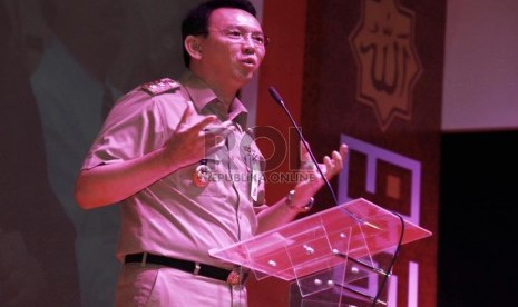 Plt. Gubernur DKI Jakarta Basuki Tjahaja Purnama berpidato dalam acara amal sosial Zakat Peduli Ramadan 2014 bertajuk 