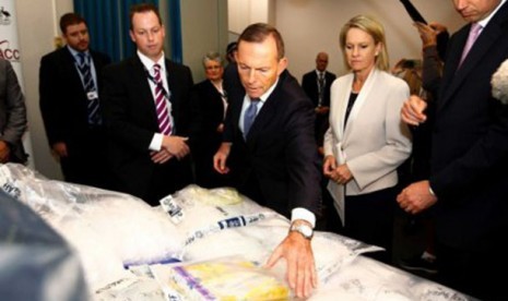  PM Tony Abbott meluncurkan satuan kerja nasional untuk memberantas peredaran dan penggunaan methamphetamine. 